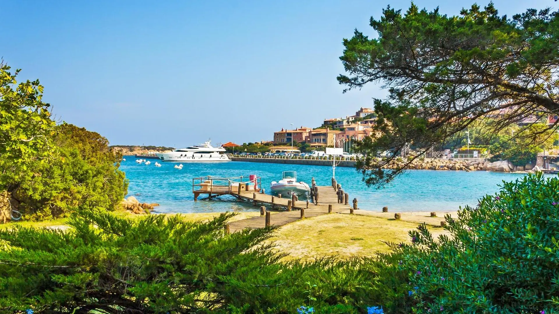 Apartment La Casa Del Faro With Private Beach - Happy Rentals Porto Cervo